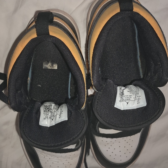 2Y Air Jordan 1 - Picture 9 of 13